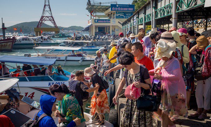 Vietnam tourism needs Chinese, Korean, Japanese visitors to recover: experts