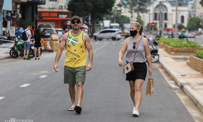Downtown Saigon street poised to become pedestrian zone boosting nighttime economy