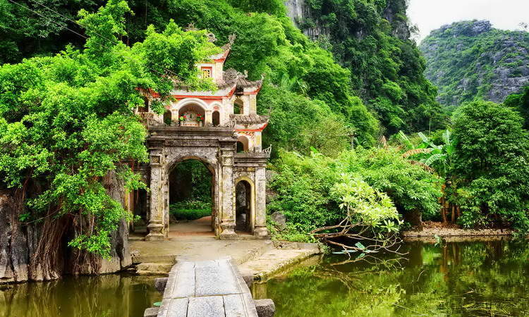 About the Hoa Lu Ancient Capital in Ninh Binh