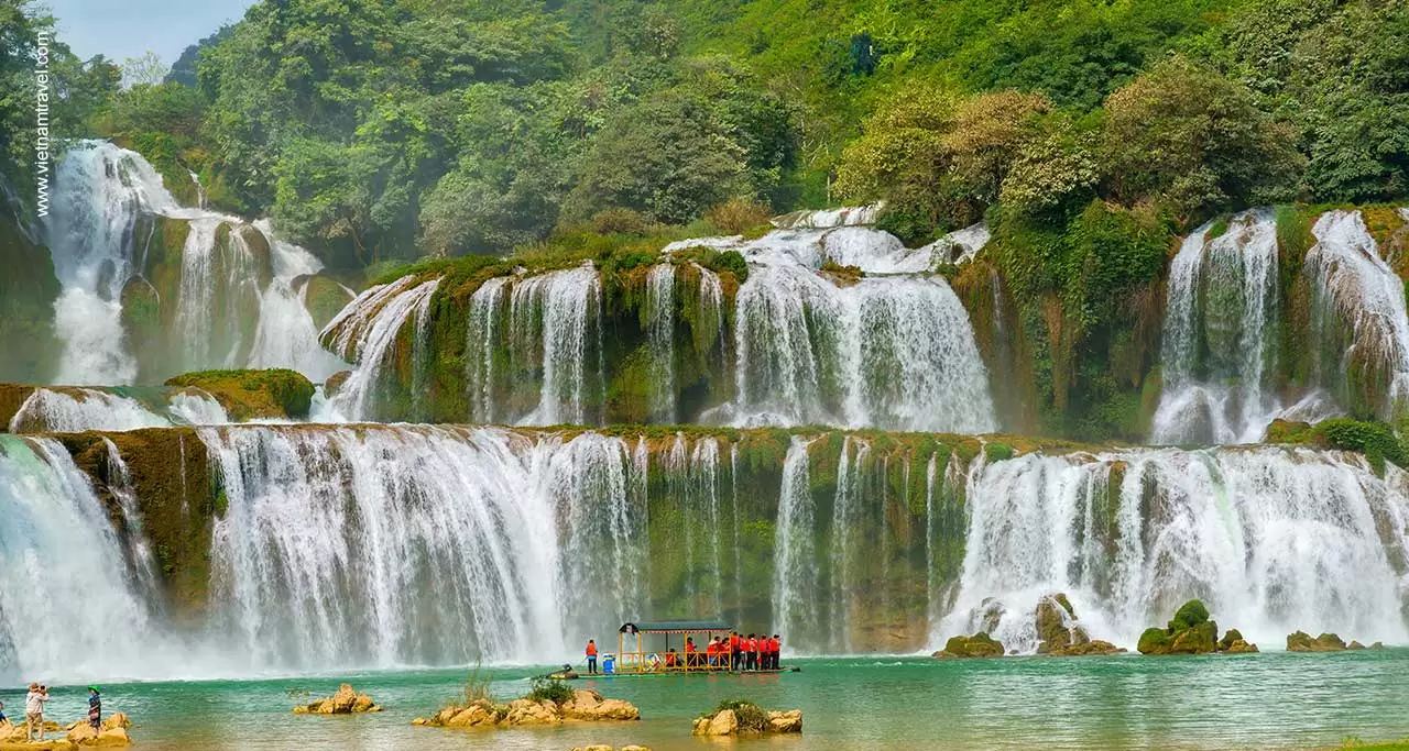 Ban Gioc Waterfall (Cao Bang Province).