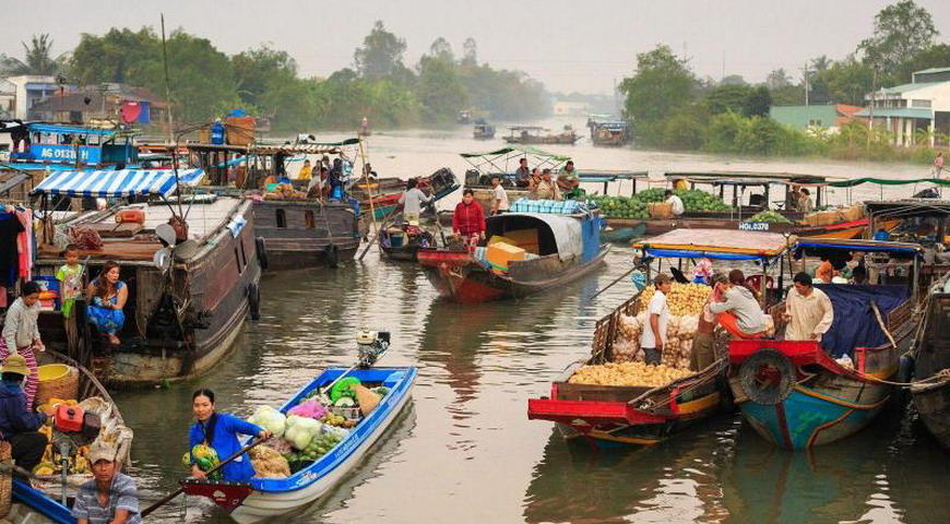 Mekong River market