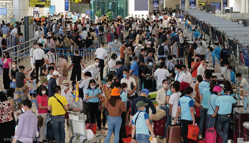 Thousands of Vietnamese flights delayed in June