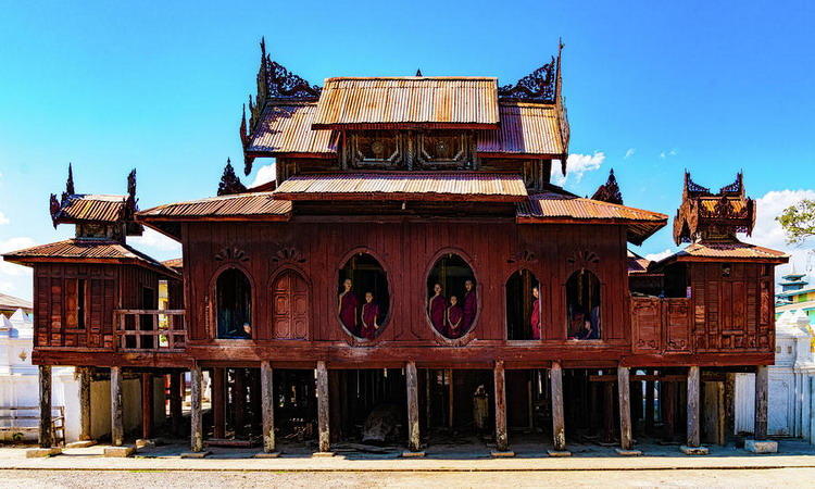 Shwe Yan Pyay Monastery 