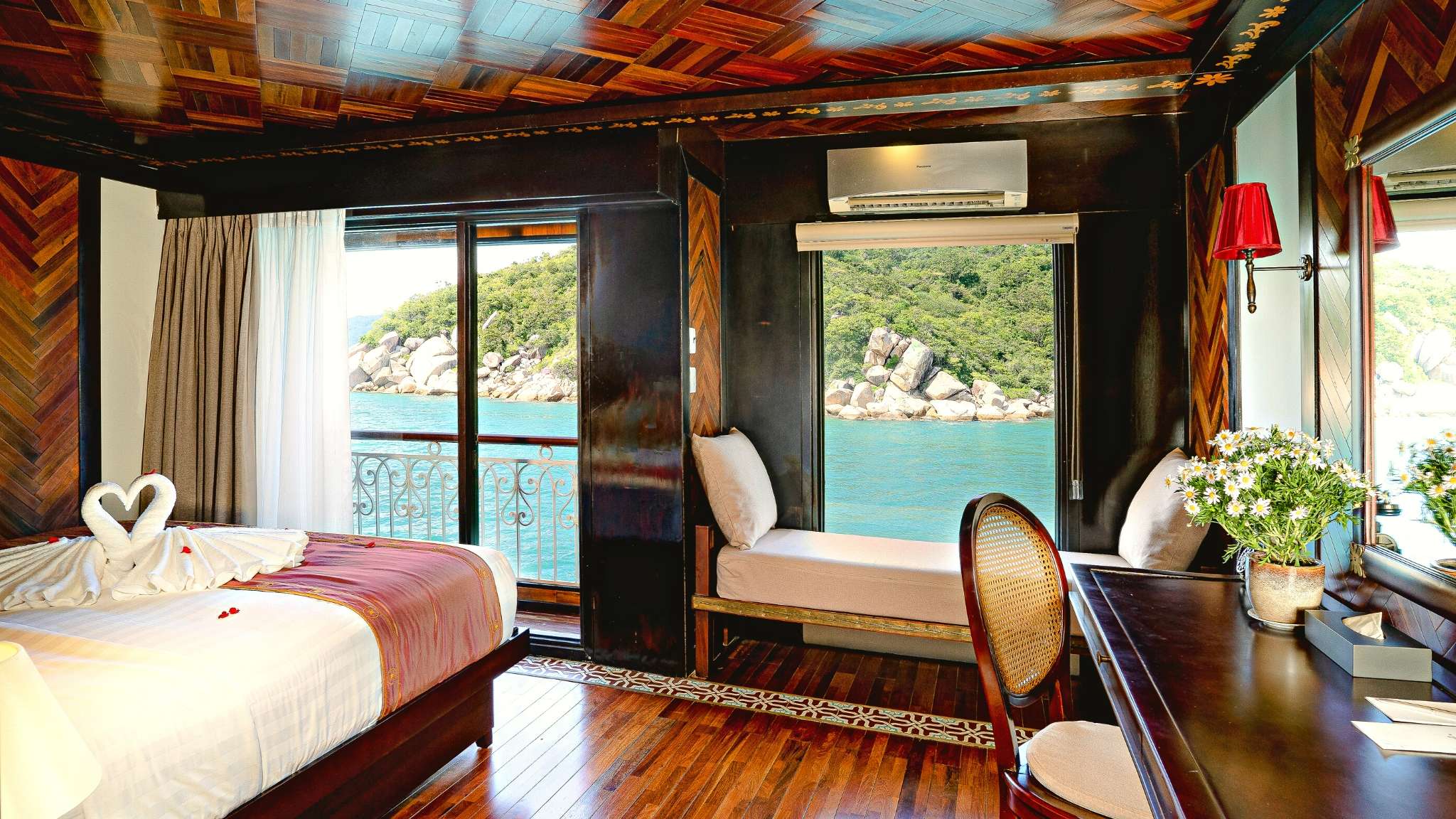 RV La Marguerite Cruise cabin